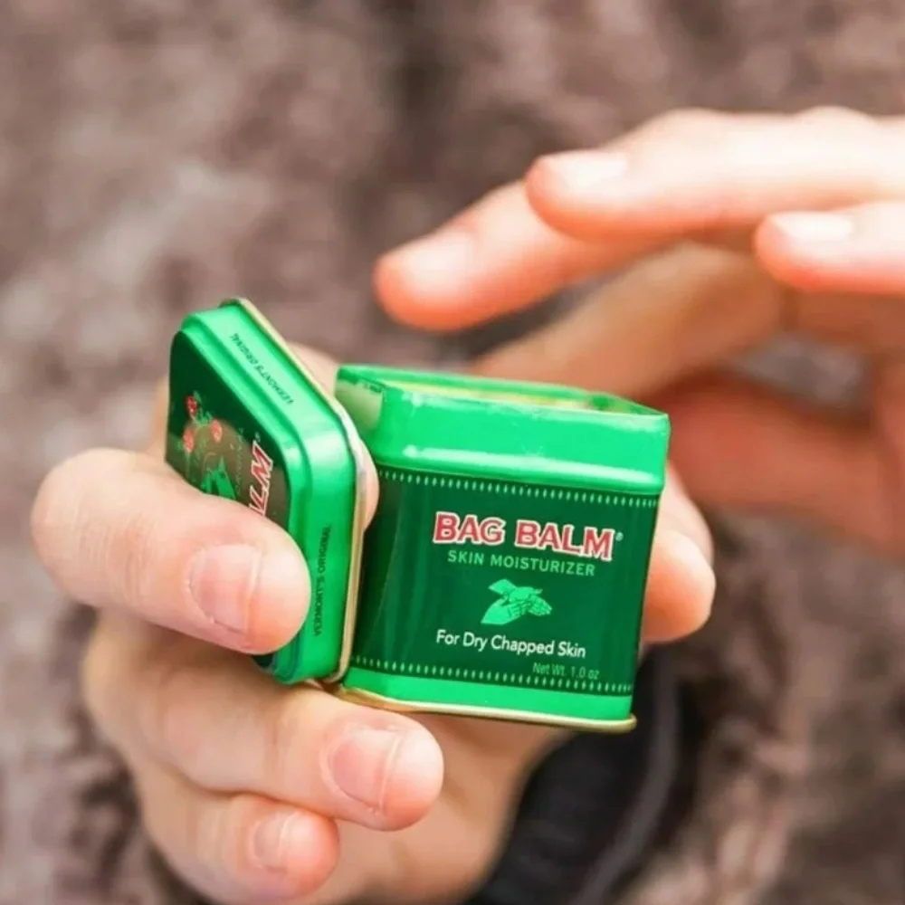 BAG BALM MINI TRAVEL SIZE SKIN LIP MOISTURIZER 1oz TIN VERMONT FARMERS GREEN RED
